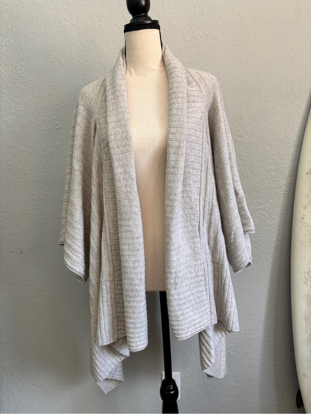 Club Monaco Cashmere Cardigan NWT Sz. XS/S
